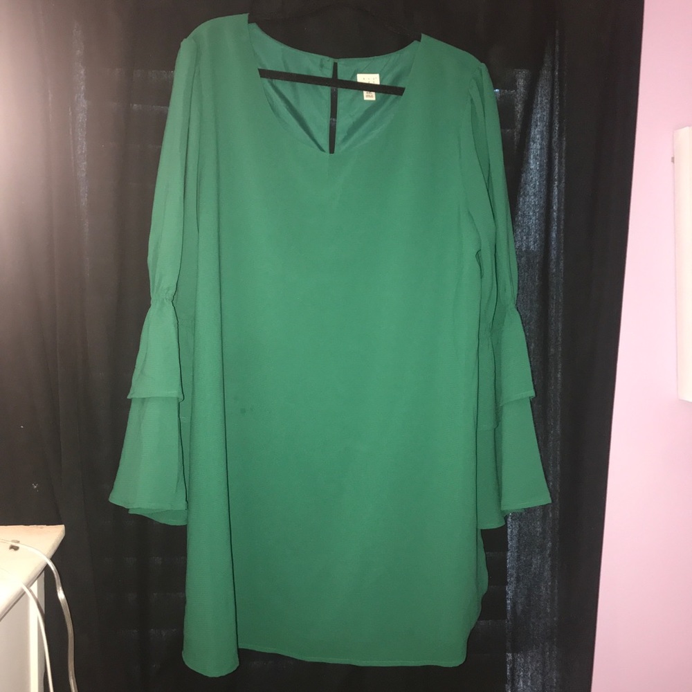 Emerald green shift dress